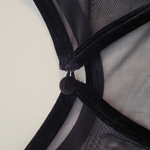 CLOSET CLEAROUT $10 | La Vie En Rose | Mess and velvet bodysuit | Size large - Picture 4 of 5